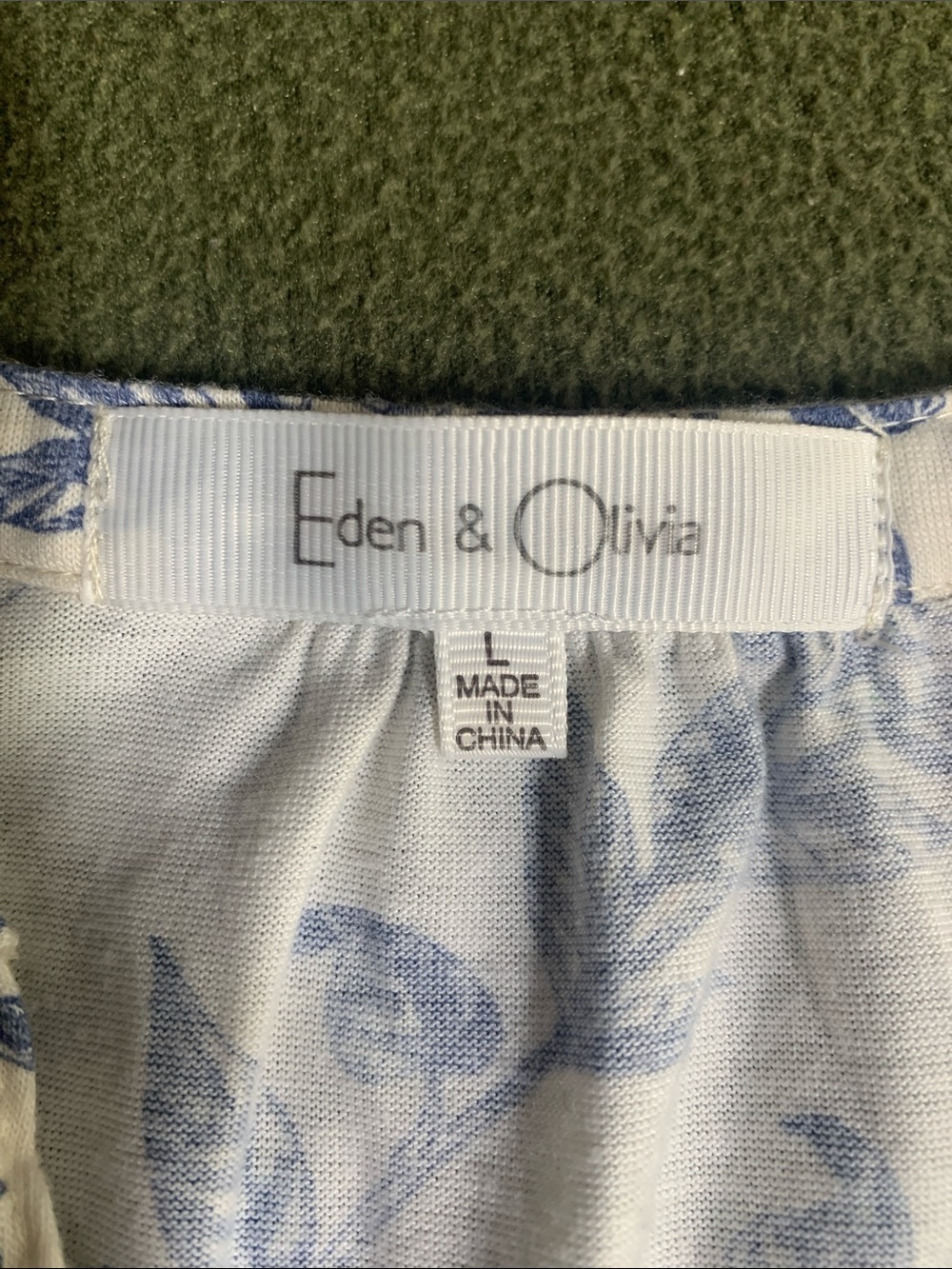 Eden & Olivia blue & cream floral button up shirt with tie and crochet detail. L - Picture 2 of 10